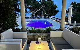 Vila Vera Seafront Apartments