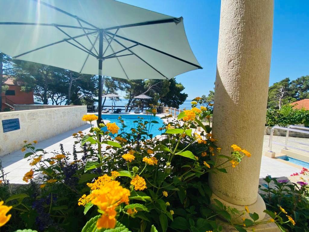 Vila Vera Seafront Apartments Sumartin Buitenkant foto