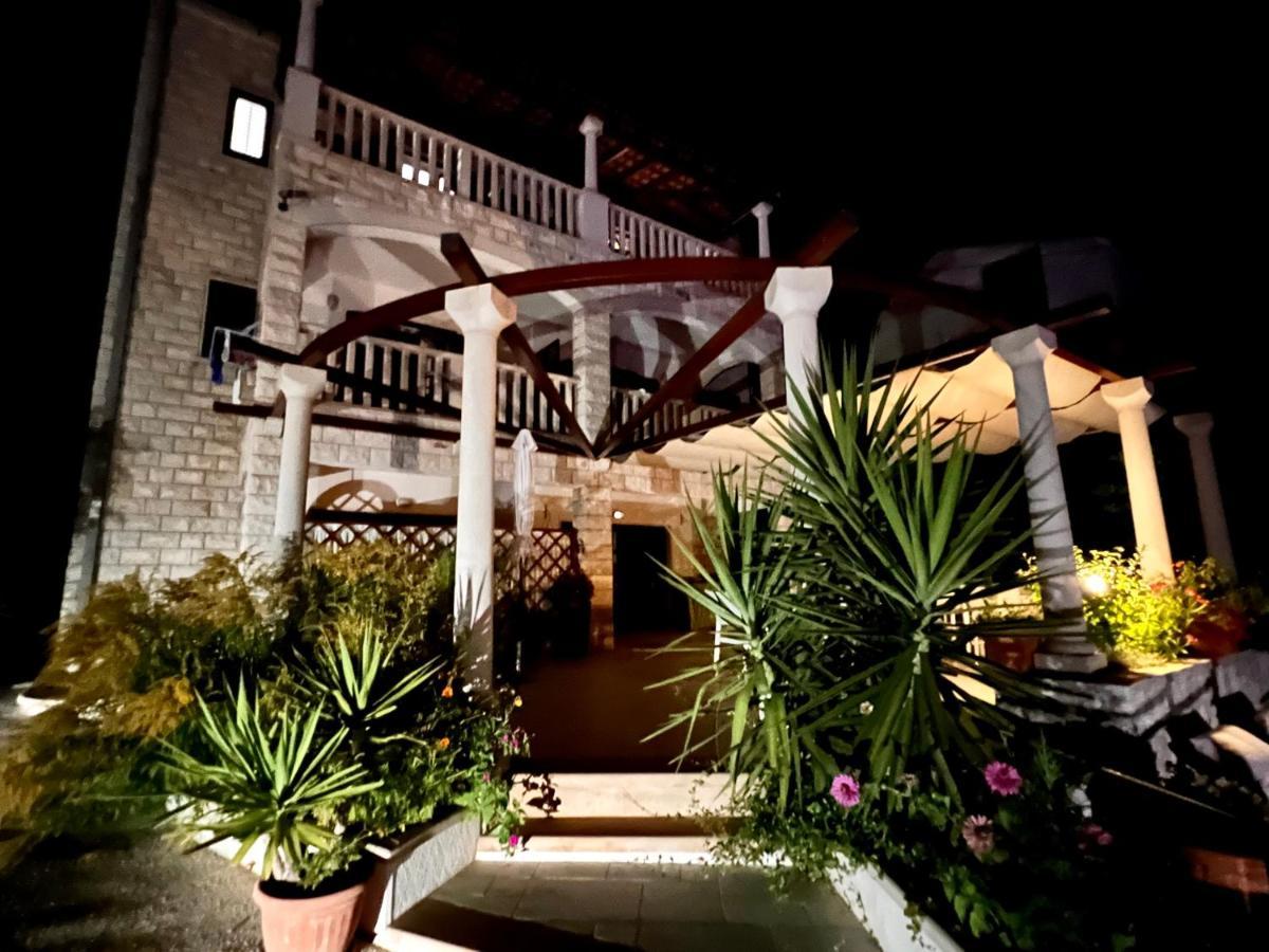 Vila Vera Seafront Apartments Sumartin Buitenkant foto